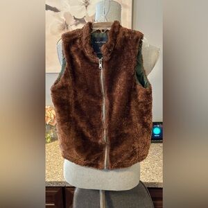 Girls Nautica faux fur vest size 6X